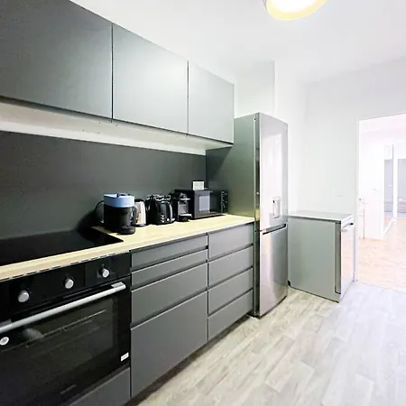 6pers-balcony-paris 12-hopital Trousseau Apartment *