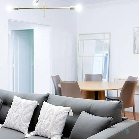 6pers-balcony-paris 12-hopital Trousseau Paris