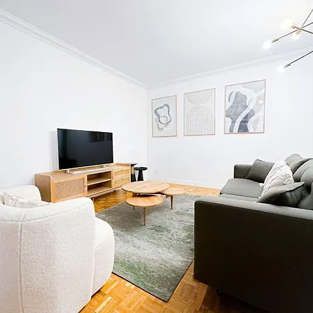 6pers-balcony-paris 12-hopital Trousseau Apartment *
