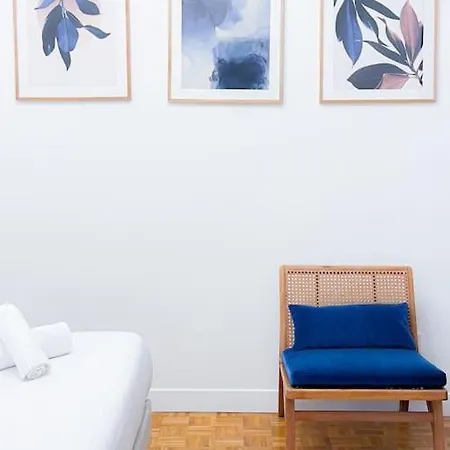Apartment 6pers-balcony-paris 12-hopital Trousseau *