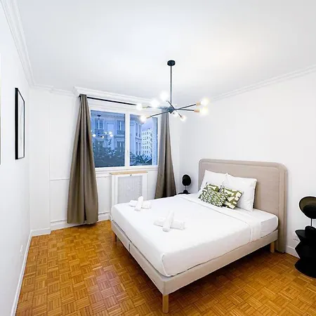 Apartment 6pers-balcony-paris 12-hopital Trousseau *