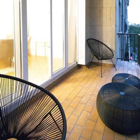 6pers-balcony-paris 12-hopital Trousseau