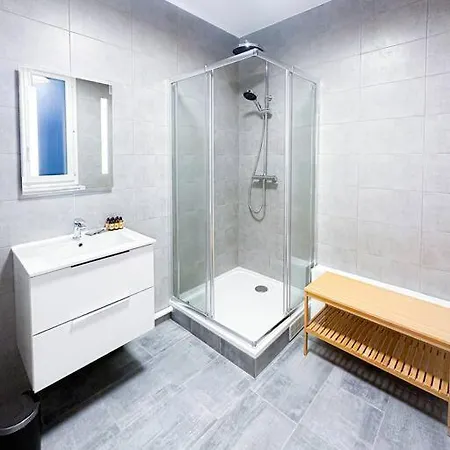 6pers-balcony-paris 12-hopital Trousseau Apartment *