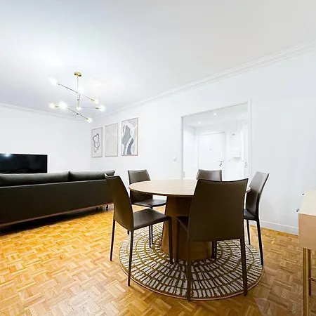 Apartment 6pers-balcony-paris 12-hopital Trousseau Paris