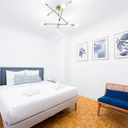 6pers-balcony-paris 12-hopital Trousseau