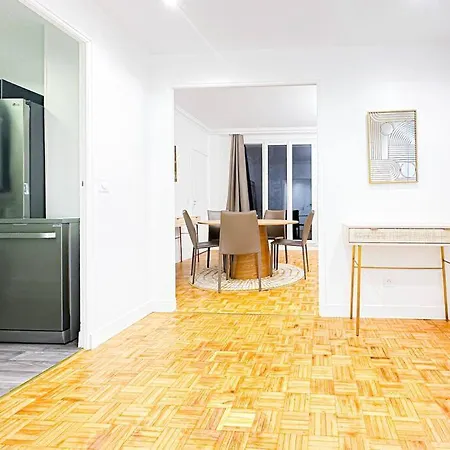 Apartment 6pers-balcony-paris 12-hopital Trousseau Paris