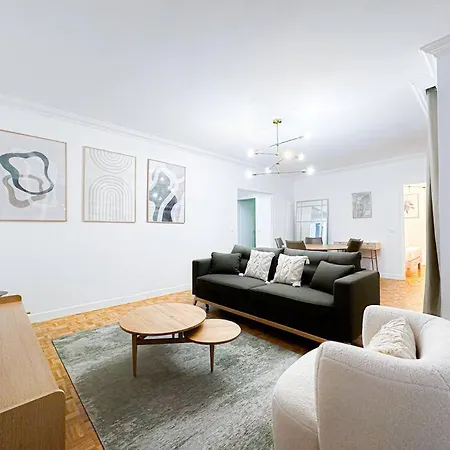 Apartment 6pers-balcony-paris 12-hopital Trousseau *